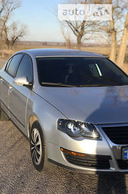 Седан Volkswagen Passat 2005 в Дніпрі