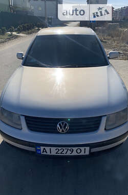 Седан Volkswagen Passat 1998 в Киеве