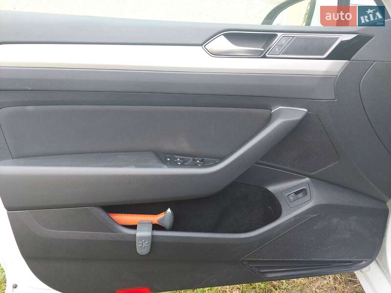 Универсал Volkswagen Passat 2017 в Коломые