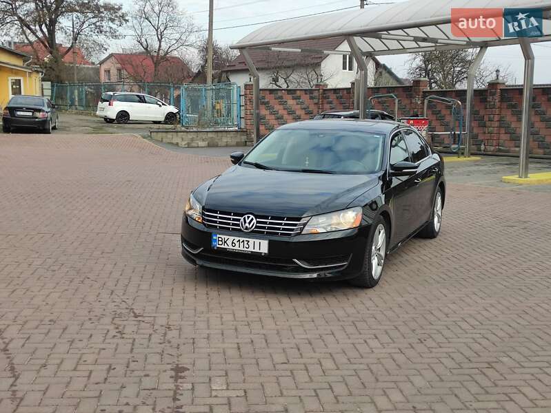 Седан Volkswagen Passat 2015 в Рівному