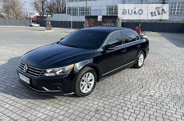 Седан Volkswagen Passat 2016 в Запорожье