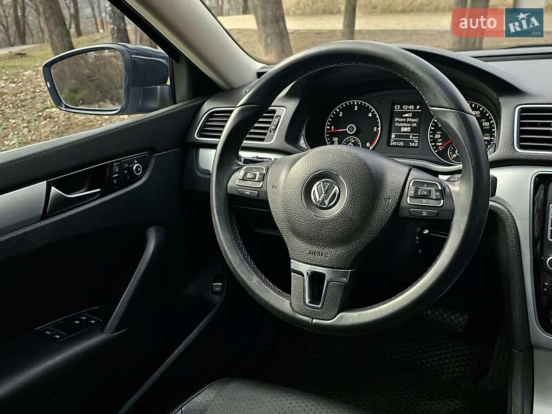 Седан Volkswagen Passat 2012 в Полтаве
