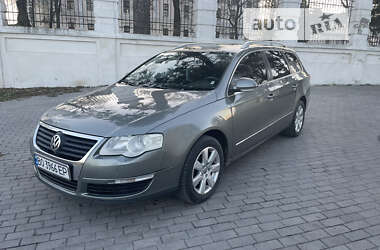 Універсал Volkswagen Passat 2009 в Чернівцях