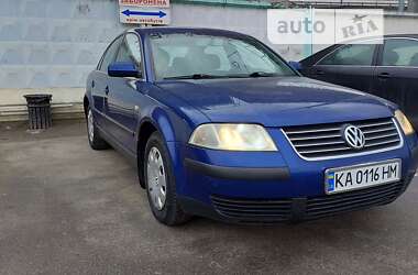 Седан Volkswagen Passat 2001 в Киеве