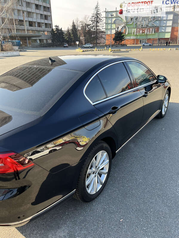 Седан Volkswagen Passat 2017 в Киеве