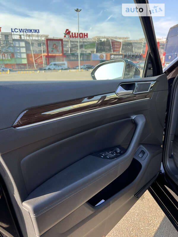 Седан Volkswagen Passat 2017 в Киеве