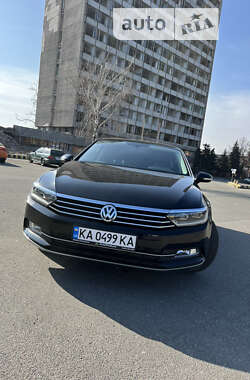 Седан Volkswagen Passat 2017 в Киеве