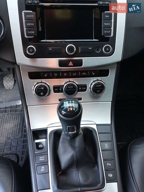 Универсал Volkswagen Passat 2014 в Гайвороне