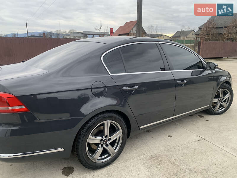 Седан Volkswagen Passat 2011 в Хусте