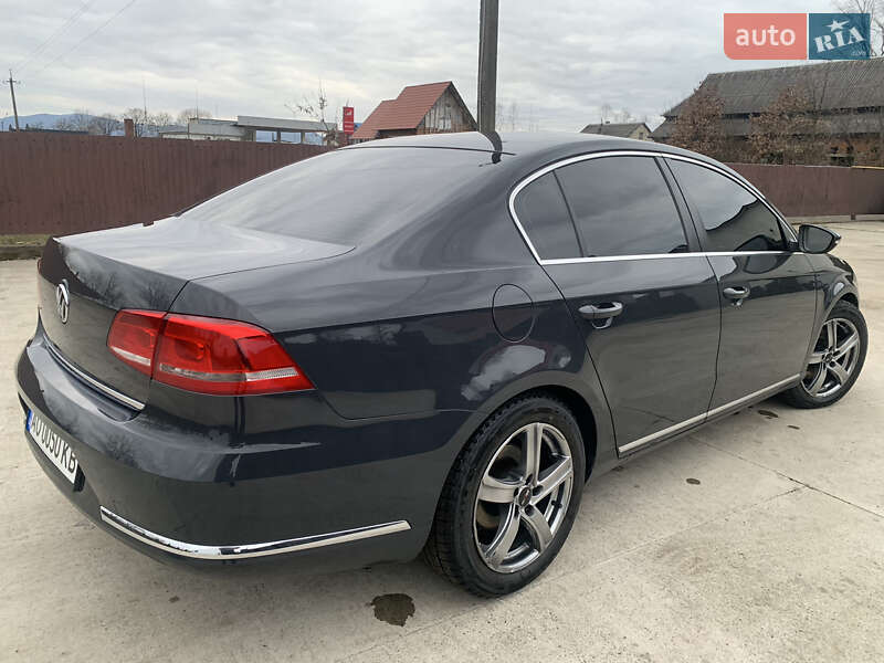 Седан Volkswagen Passat 2011 в Хусте