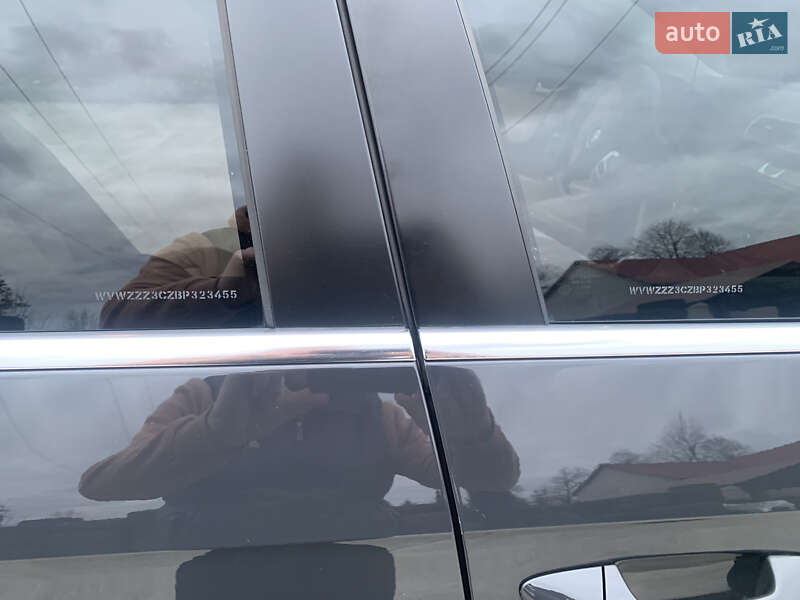 Седан Volkswagen Passat 2011 в Хусте