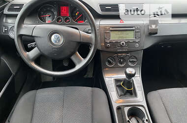 Универсал Volkswagen Passat 2006 в Жашкове