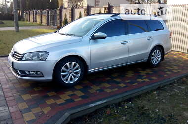 Універсал Volkswagen Passat 2012 в Луцьку