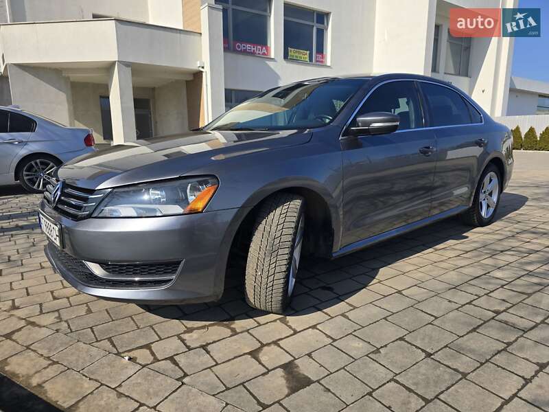 Седан Volkswagen Passat 2014 в Ивано-Франковске