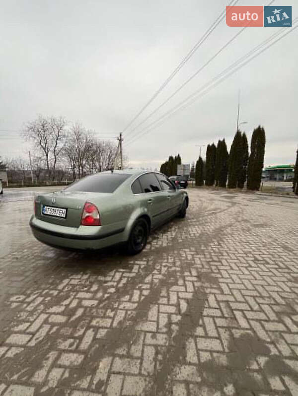 Седан Volkswagen Passat 2001 в Кременце