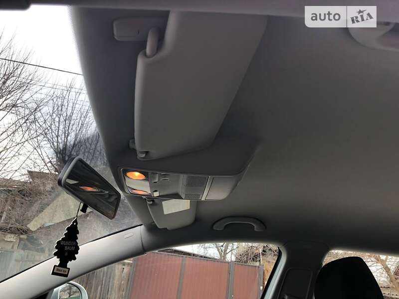 Универсал Volkswagen Passat 2010 в Киеве