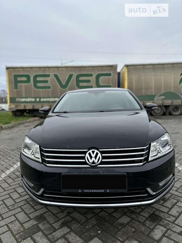 Седан Volkswagen Passat 2012 в Мукачево