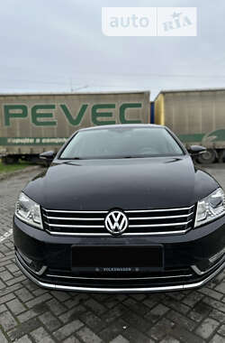 Седан Volkswagen Passat 2012 в Мукачево