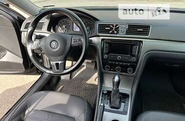 Седан Volkswagen Passat 2014 в Харкові