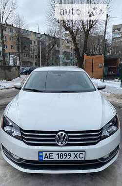 Седан Volkswagen Passat 2013 в Дніпрі