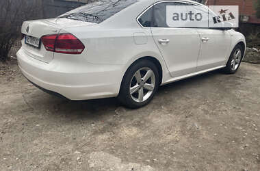 Седан Volkswagen Passat 2013 в Дніпрі