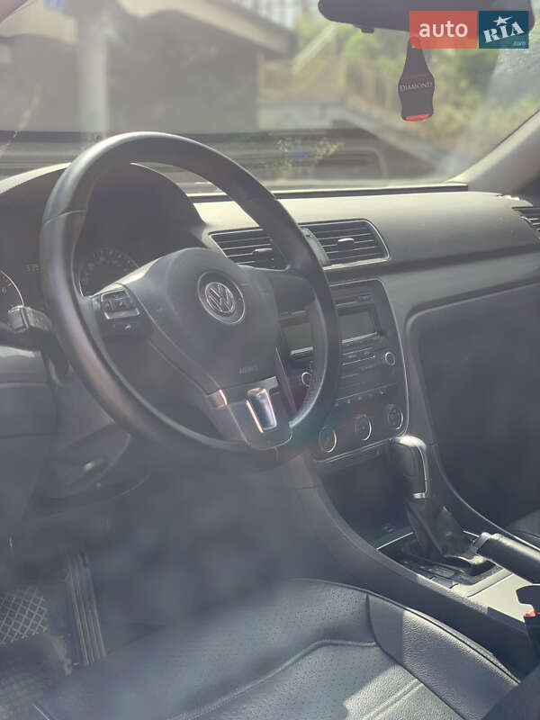 Седан Volkswagen Passat 2014 в Одессе