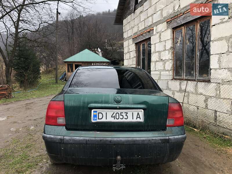 Седан Volkswagen Passat 1997 в Рахове