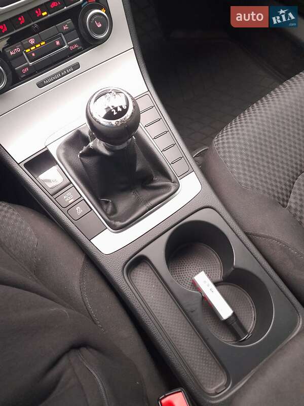 Седан Volkswagen Passat 2011 в Виннице