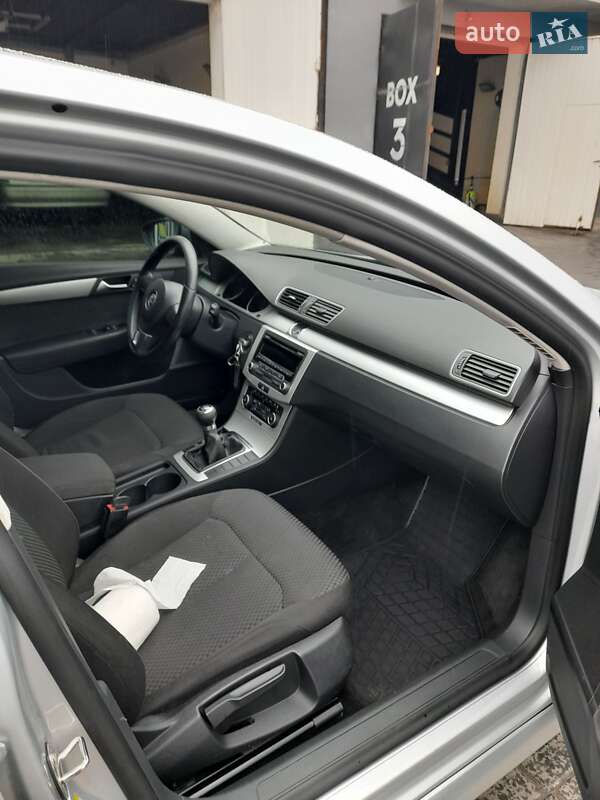 Седан Volkswagen Passat 2011 в Виннице