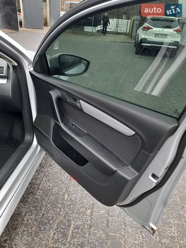 Седан Volkswagen Passat 2011 в Виннице