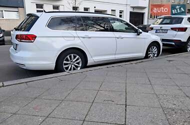 Универсал Volkswagen Passat 2017 в Киеве