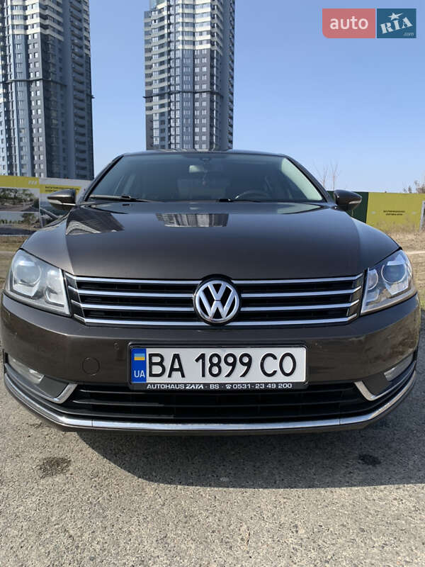 Седан Volkswagen Passat 2013 в Гайвороне