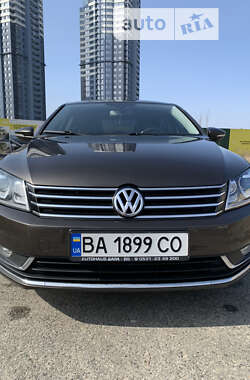 Седан Volkswagen Passat 2013 в Броварах