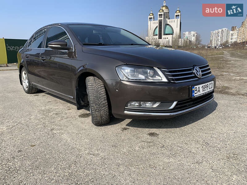 Седан Volkswagen Passat 2013 в Гайвороне