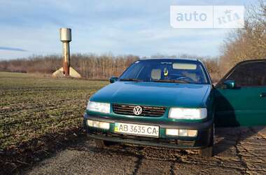 Седан Volkswagen Passat 1994 в Подільську