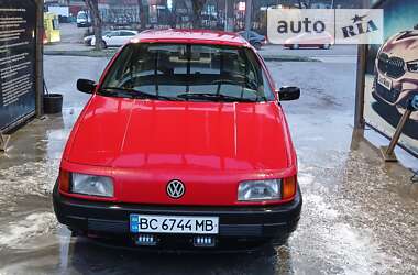 Седан Volkswagen Passat 1991 в Львові