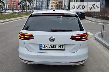 Универсал Volkswagen Passat 2017 в Киеве