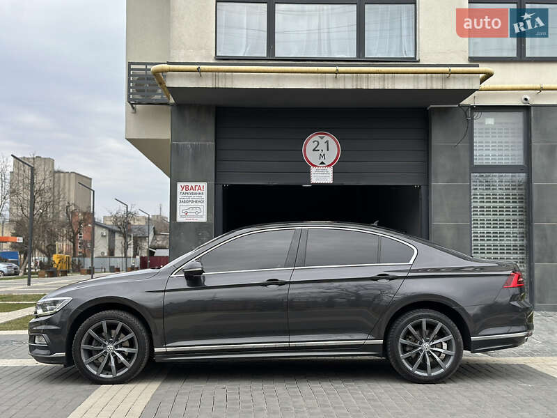 Седан Volkswagen Passat 2018 в Львове