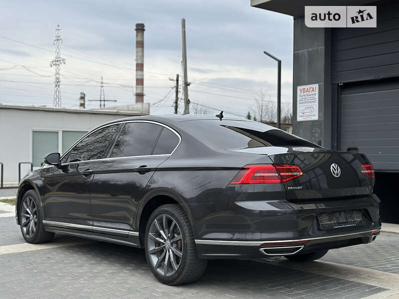 Седан Volkswagen Passat 2018 в Львове