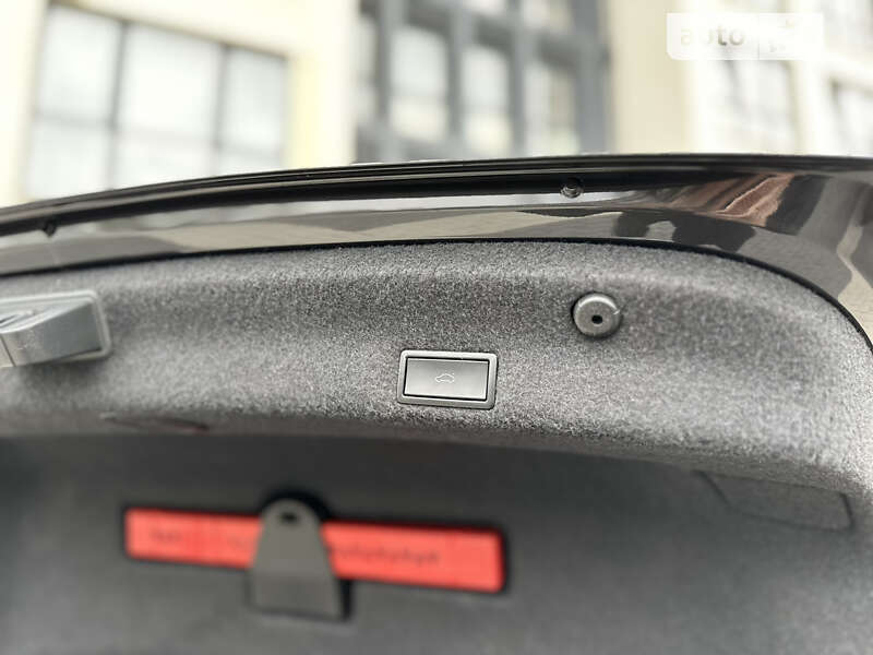 Седан Volkswagen Passat 2018 в Львове