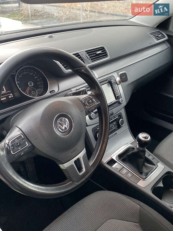 Універсал Volkswagen Passat 2011 в Кам'янці-Бузькій