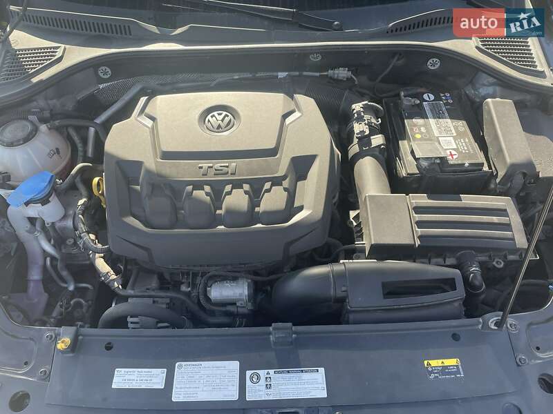 Седан Volkswagen Passat 2020 в Києві