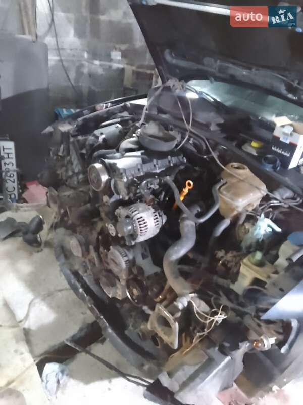 Седан Volkswagen Passat 2000 в Львові