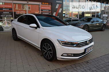 Седан Volkswagen Passat 2018 в Львове