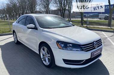 Седан Volkswagen Passat 2013 в Днепре