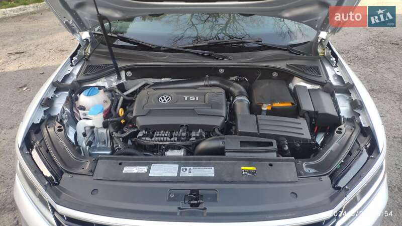 Седан Volkswagen Passat 2016 в Луцке