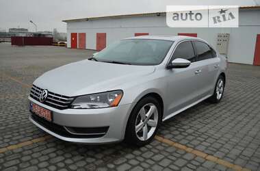 Седан Volkswagen Passat 2012 в Львове