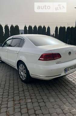 Седан Volkswagen Passat 2014 в Дунаевцах