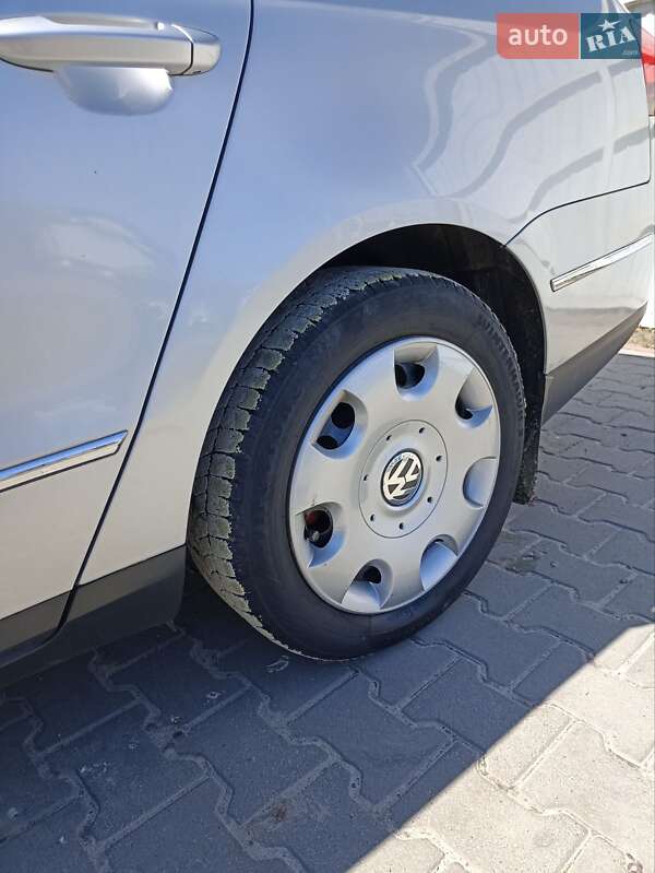 Универсал Volkswagen Passat 2005 в Львове
