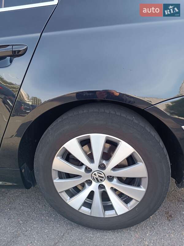 Седан Volkswagen Passat 2010 в Южноукраинске